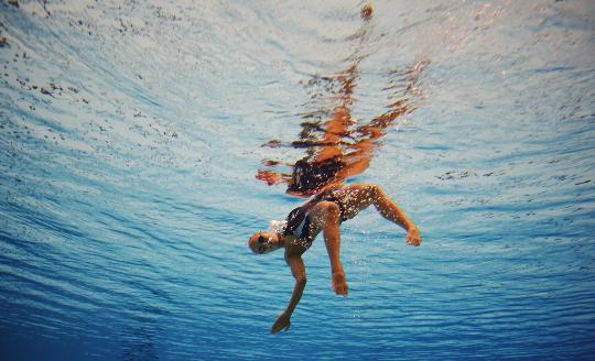图文-西班牙花游队备战奥运会 水中花绽放水立方