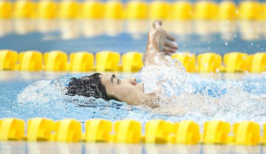 图文-杜剑平打破S3级50米仰泳世界纪录 奋力争