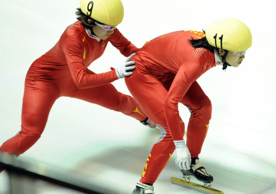 图文-中国女子短道3000米接力进决赛 刘秋宏发力