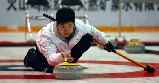 图文-2009年全国冰壶冠军赛赛况 王奉春