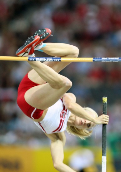 当日,在德国柏林进行的2009世界田径锦标赛女子撑杆跳高决赛中,罗格夫