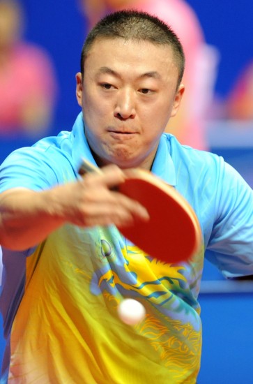 图文-全运会乒乓球比赛开赛马琳奥运冠军气势