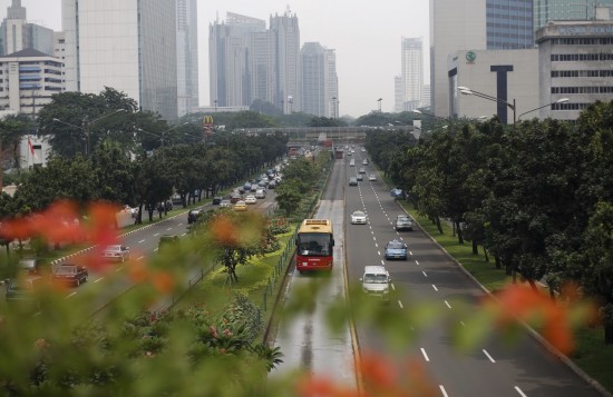 图文-历届亚运会举办城市介绍雅加达繁华的大街