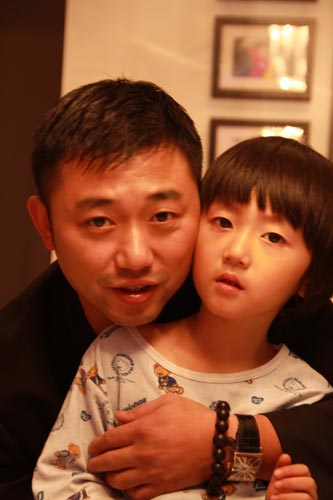 图文-国球奥运冠军的孩子们 阎森与儿子阎科江