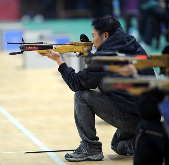 图文-全国射弩邀请赛赛况 青海选手罗新雁比赛中