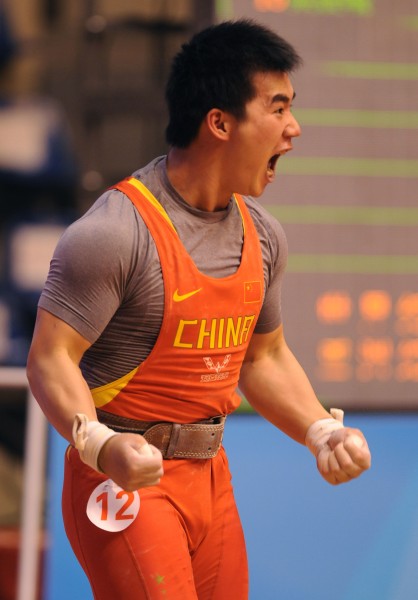 图文-男子举重锦标赛 苏达金获两金欢呼胜利