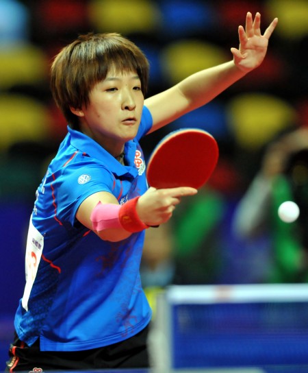 图文-乒乓球亚锦赛中国队夺冠 刘诗雯比赛中回