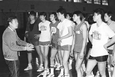 钱澄海要球员帮球迷买票中国篮球最优秀后卫走了