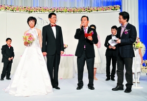 【照片】张怡宁嫁给48岁富商、 蔡振华等众大