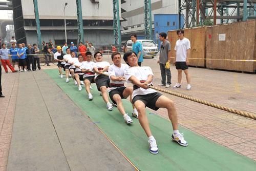 拔河什么成语_拔河比赛图片