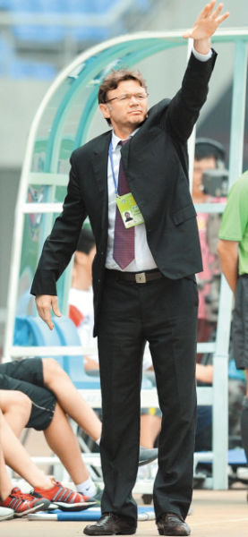 深足五天两客场迎保级战 球迷随队出征盼赢球