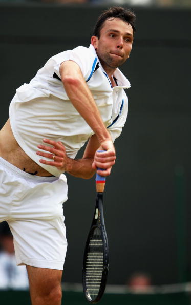 图文-温网卡洛维奇轰46ACE淘汰阿里 发球足可