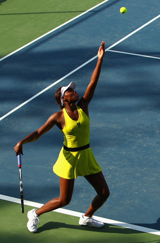 图文-[网球]迪拜赛大威完胜皮尔 大威高抛发球 _网球频道_NIKE新浪竞技风暴_新浪网