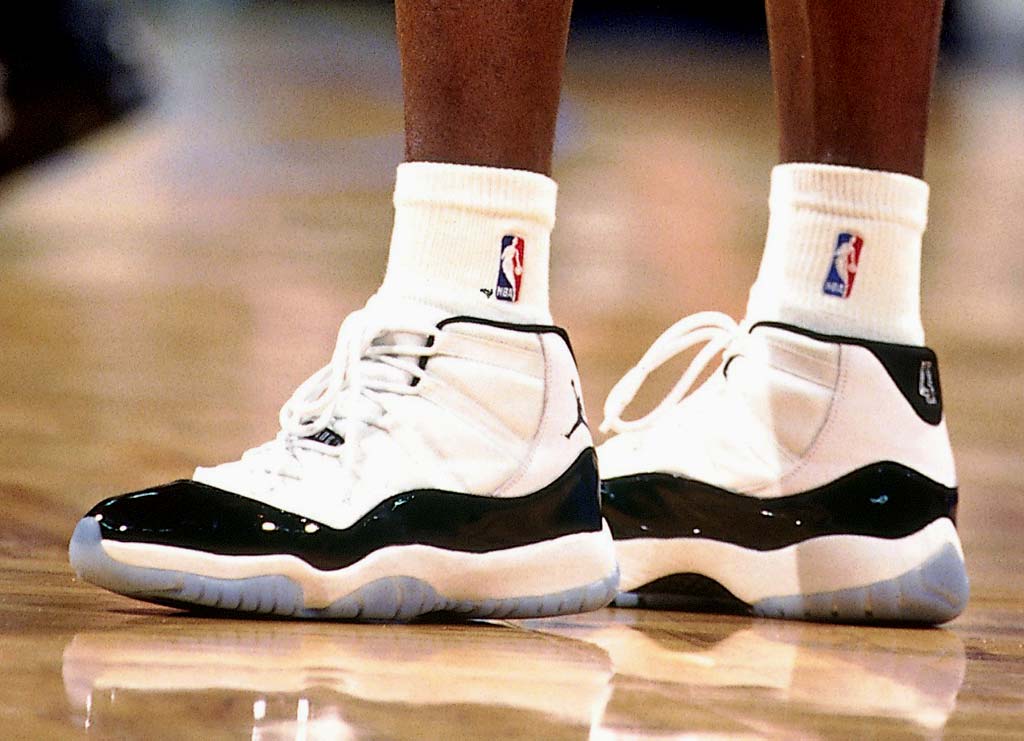 NBA老照片-乔丹篮球鞋走向终结11代堪称史上