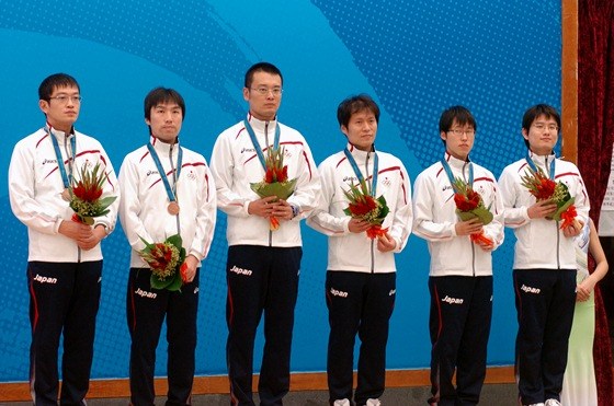 �ձ��ж��콱