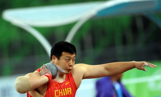 图文-亚运会男子铅球赛况 张竣准备投掷