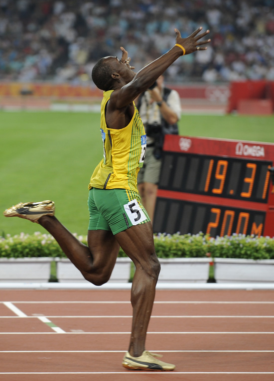 图文奥运男子200米决赛博尔特撞线大声咆哮