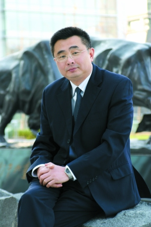 > 正文  榜样 之 坚持与思考   李志强 1962年6月出生,1978年考入北京