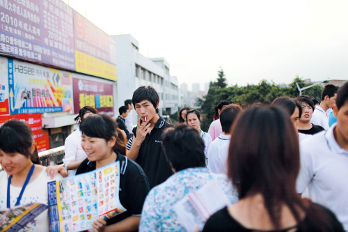 富士康:一座工厂与一个阶层的爱与恨
