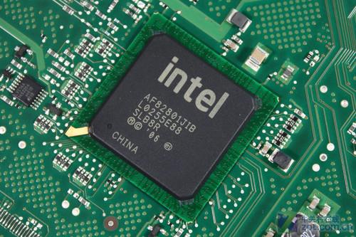 芯片细节:带有bbu电池模块8端口6gb/s阵列卡在配件的选择上,富士通rx