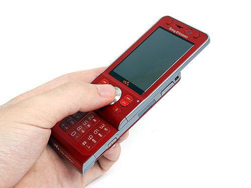 点击图片查看索尼爱立信w908c详细资料索尼爱立信w908c机身为抛光塑料