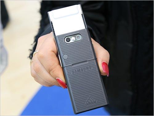 adidas运动手机 三星f110发布会真机赏