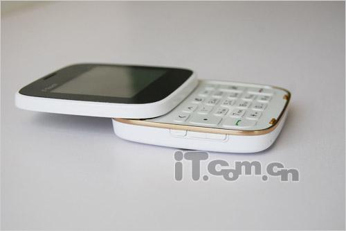 精美的胭脂盒天语旋转屏手机e90评测2