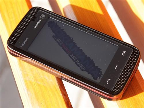 诺基亚5530促销跌破低价 仅售1040元_手机_科技时代_新浪网