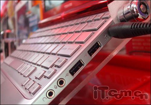 征服女人心 东芝nb300上网本售3499元