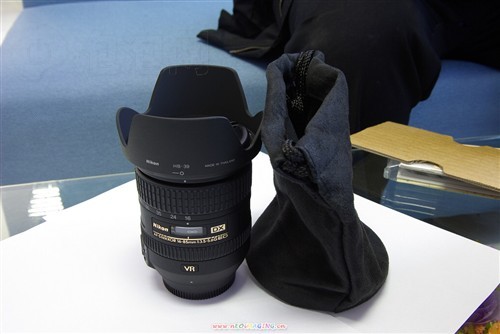 数码相机 > 正文  镜头内置轻便的宁静波动马达(swm),可使相机快速