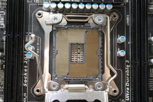 会缩水?intel新lga2011接口或年内问世
