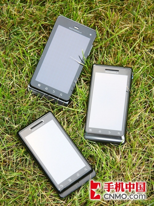 550mhz到双核 摩托罗拉三代里程碑对比_手机_科技时代_新浪网