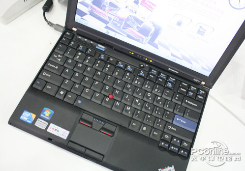 键盘区联想thinkpad x201i在键盘操作区添加了多点触摸触摸板设计