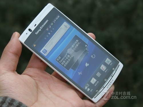 纤薄坚固轻巧 索尼爱立信lt18i仅售2250_手机_科技时代_新浪网