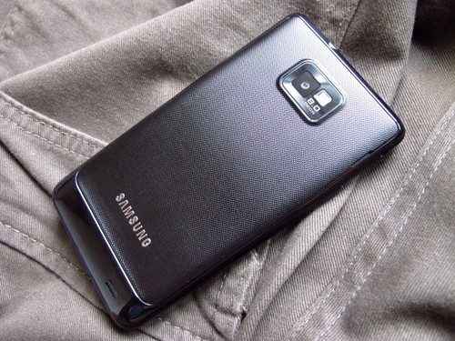 做出快速响应 深圳三星i9100报1860元