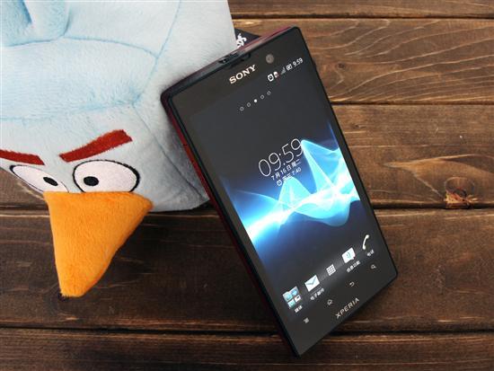 外形简约精致 索尼xperia lt28h美图