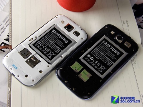 三星Galaxy S3,三星Galaxy S6 电信版略厚略重 三星galaxy s3双色图赏(2)
