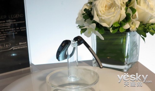 正文   marque2 m165蓝牙耳机   未来科技的语音与感应技术   缤特力