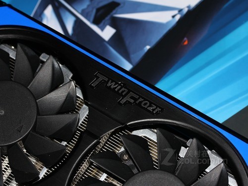 散热风扇微星gtx650ti hawk配备了twin frozr iv风扇,在显卡的散热器