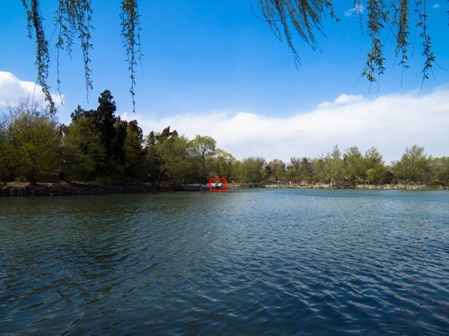 偷拍利器用1200mm大炮抓拍校园妹子