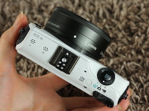 亚马逊低价促销佳能eosm套机3999元