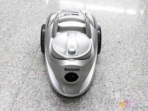 真空集尘更洁净三洋吸尘器主妇帮手