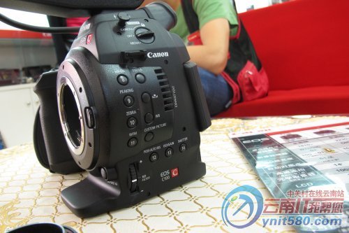 多功能可互换镜头 佳能eos c100报36500