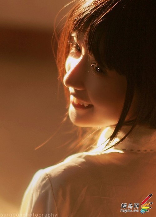 少女情怀总是春 花房暖调人像摄影技巧