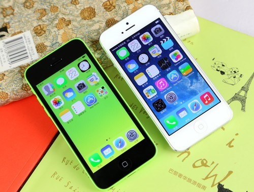 个性色彩 苹果iphone 5c与5对比图赏