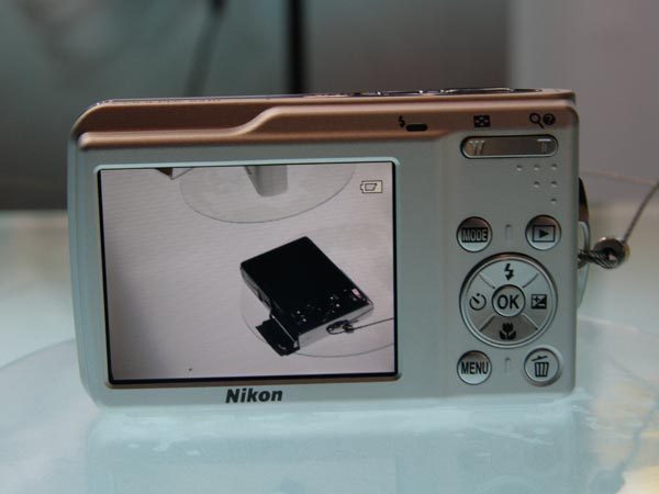 图为:尼康 coolpix s210