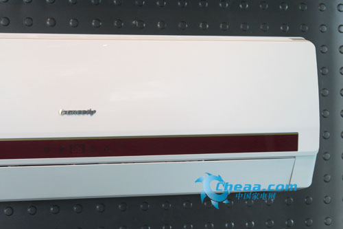 简约时尚 格力玉堂春1.5p卧室空调好选择