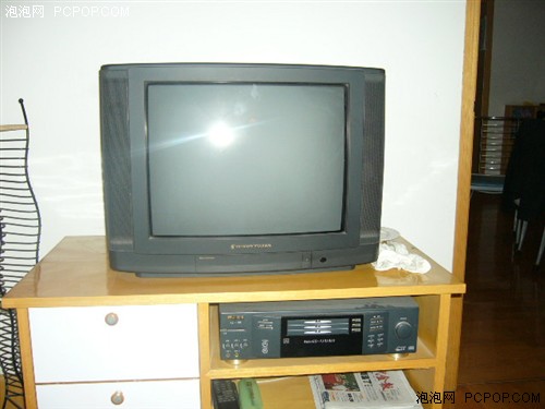 1998年后,面对国内日趋白热化的彩电价格战,福日公司选择避开锋芒,将