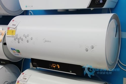 优雅浴室主题 美的电热水器f60-30g6