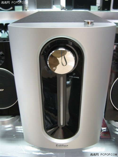 漫步者r301t08版抵达卖场